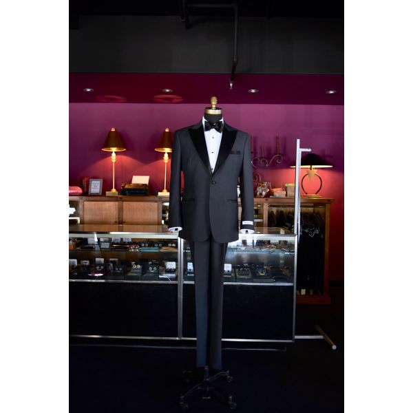 CHARCOAL PEAK LAPEL TUXEDO ENSEMBLE