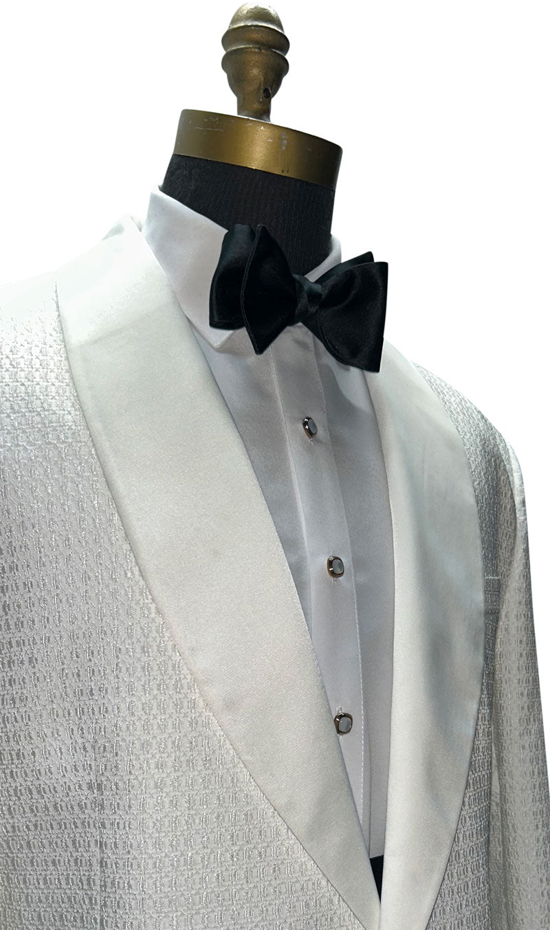 close-up side view ivory dinner jacket with texture size 48 regular