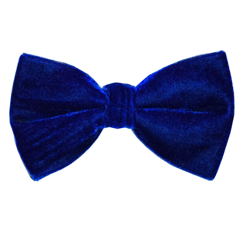 Broyal-bue velvet bow tie on a white background